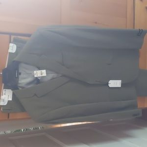 Olive Green Express Suit: 42R, 32x32, Never Worn, Tags on